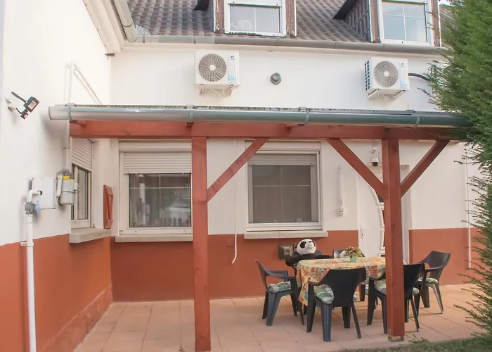 Tiszafa Vendeghaz לינה וארוחת בוקר