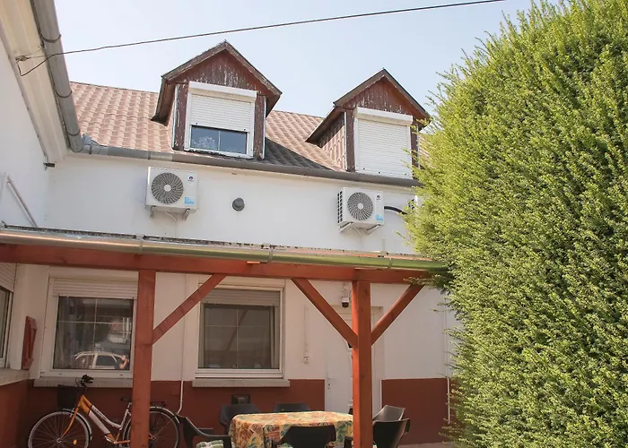 Tiszafa Vendeghaz 4* נג'קניז'ה